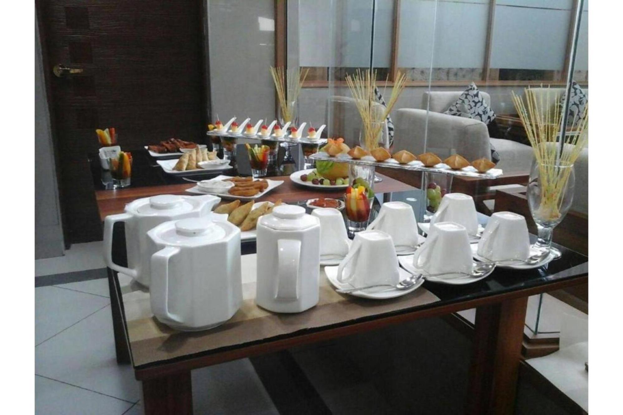 We Hotel & Suites Nairobi Exterior photo