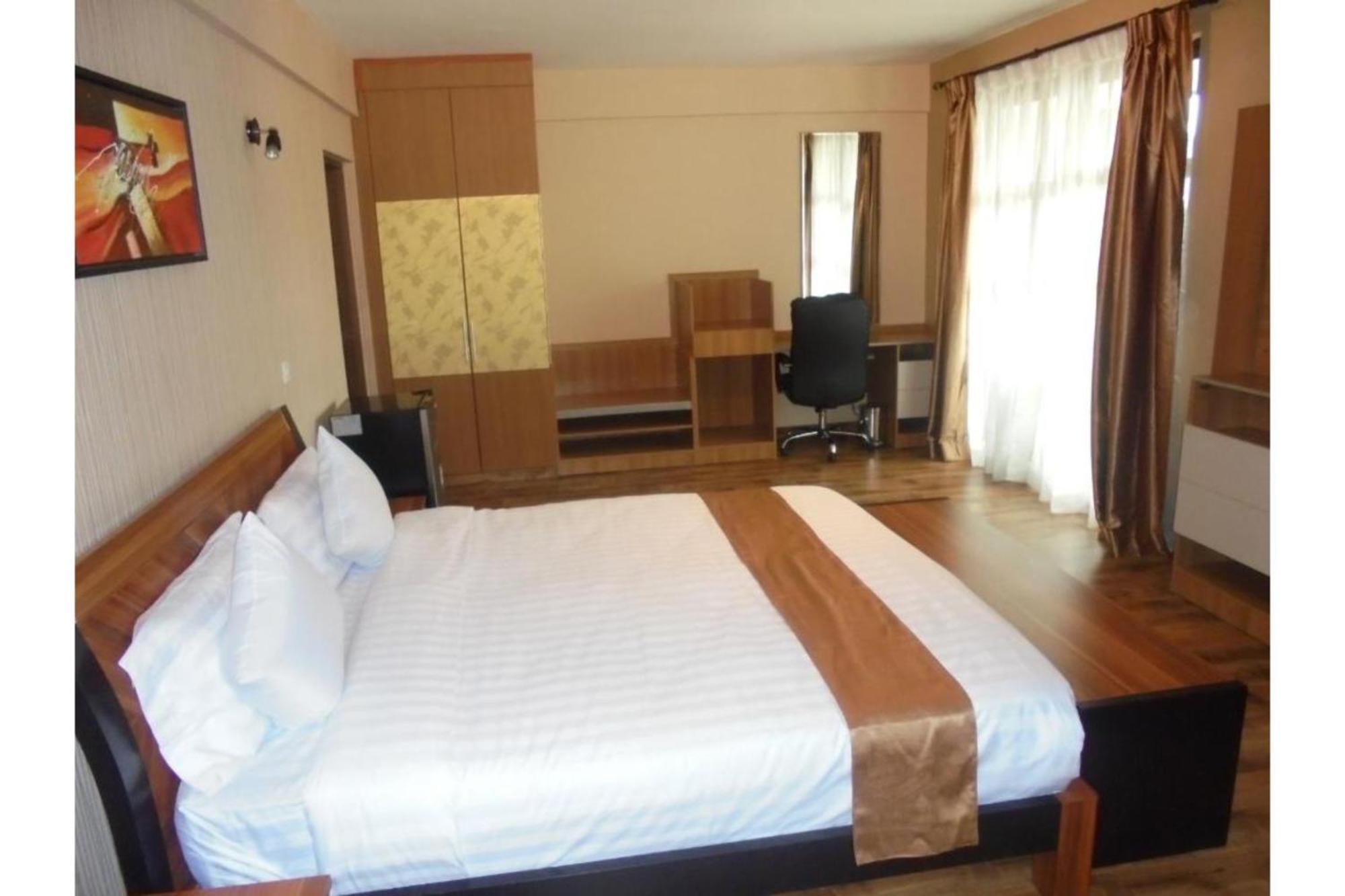 We Hotel & Suites Nairobi Exterior photo
