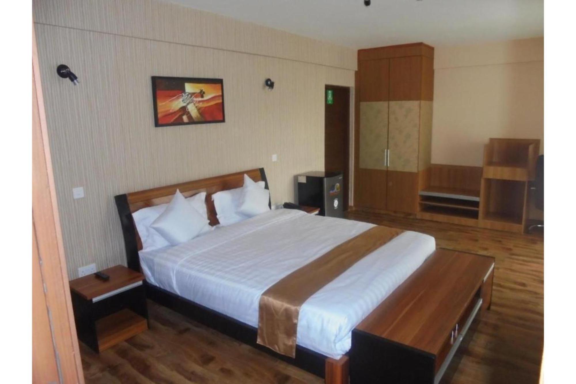 We Hotel & Suites Nairobi Exterior photo