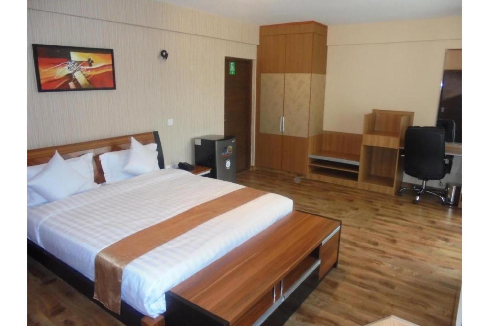 We Hotel & Suites Nairobi Exterior photo