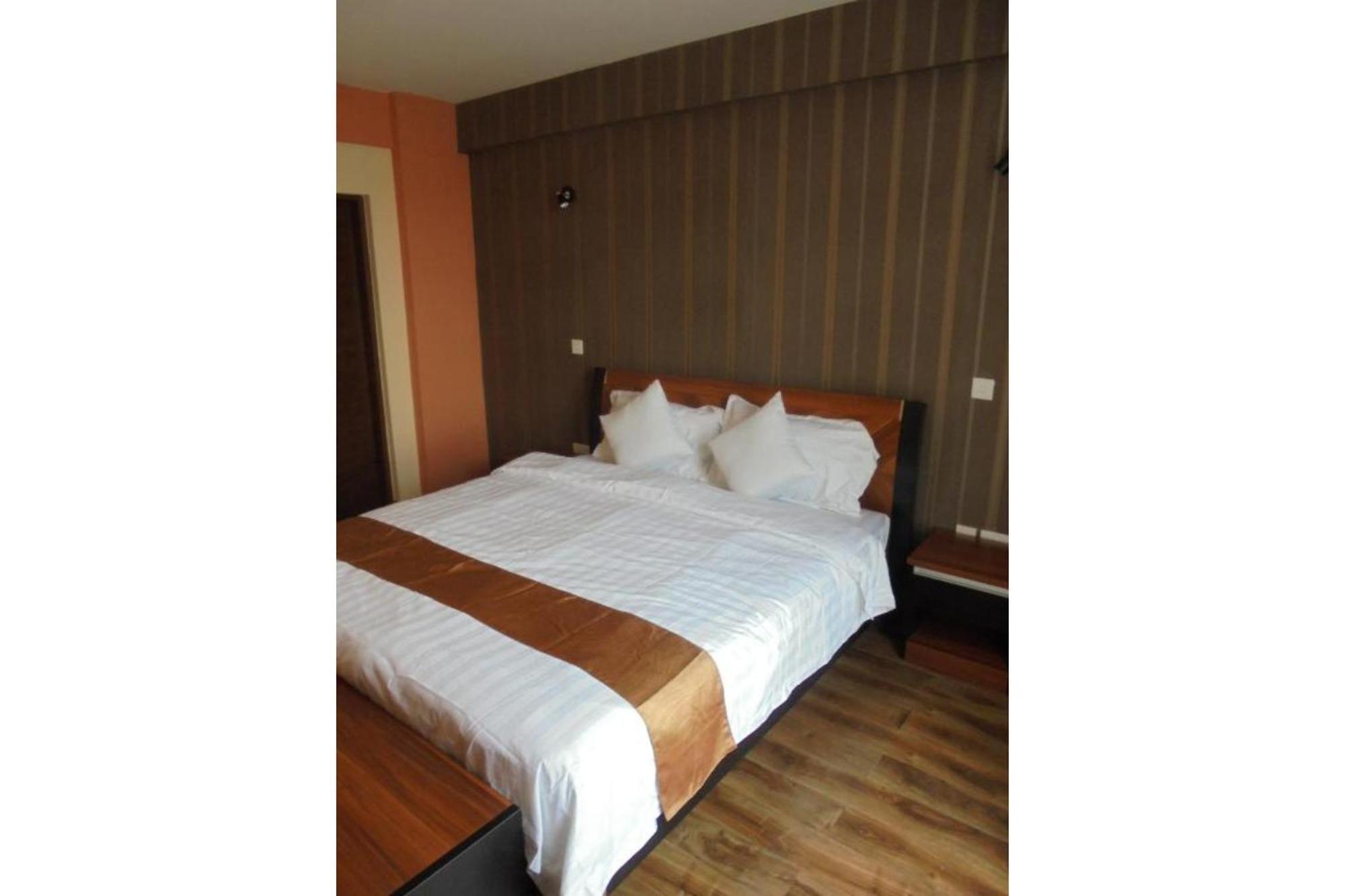 We Hotel & Suites Nairobi Exterior photo