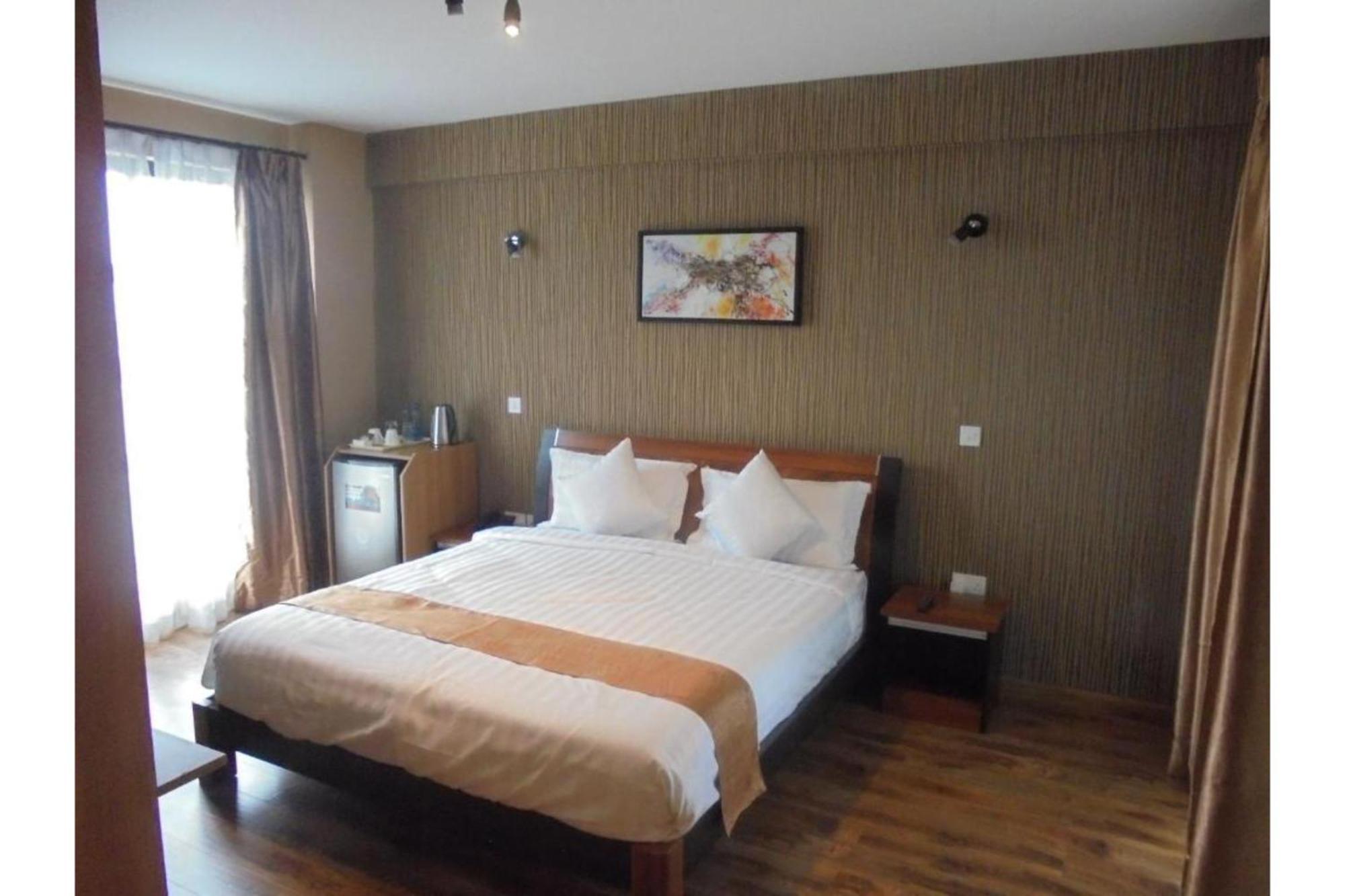 We Hotel & Suites Nairobi Exterior photo