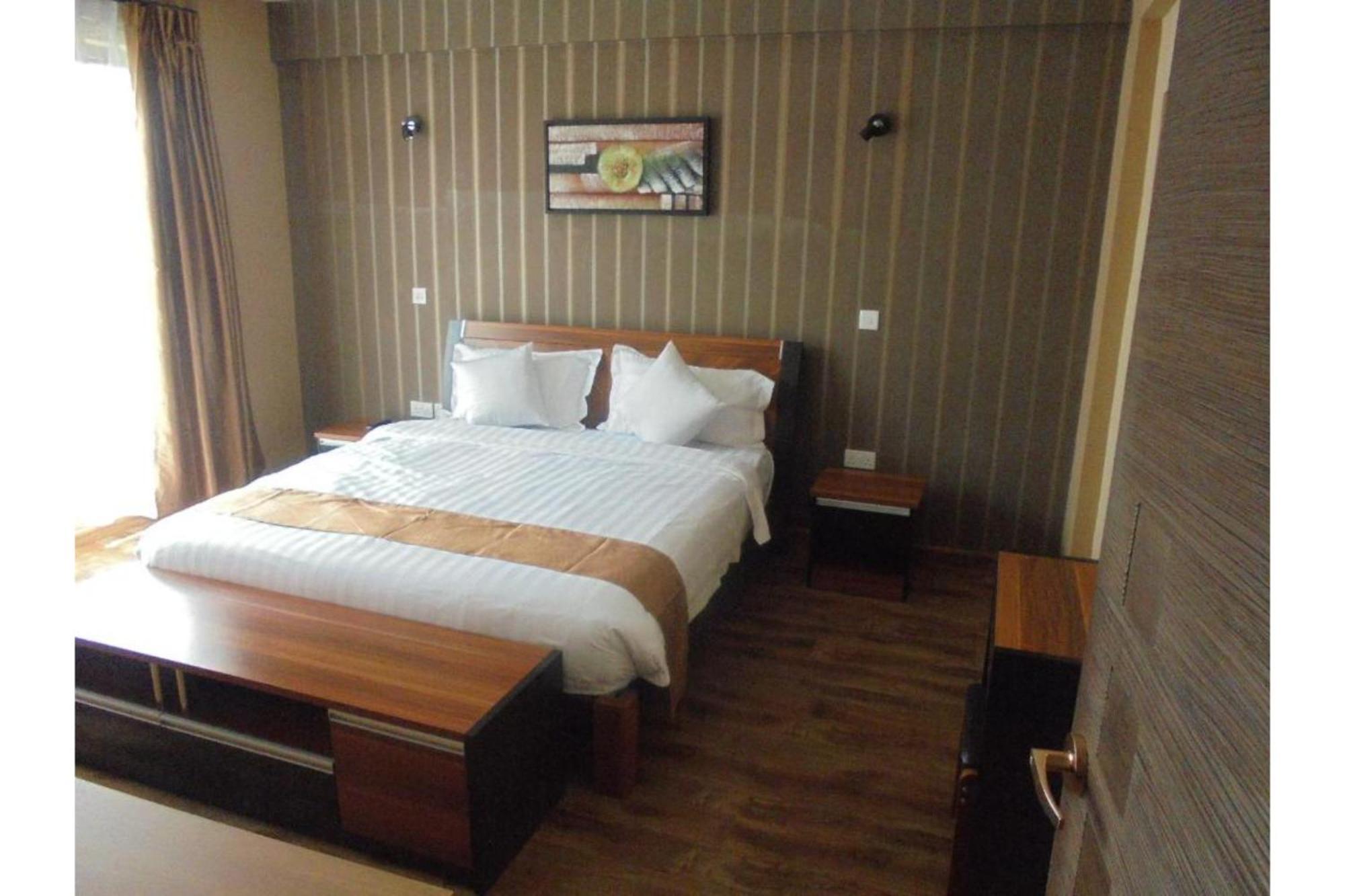 We Hotel & Suites Nairobi Exterior photo