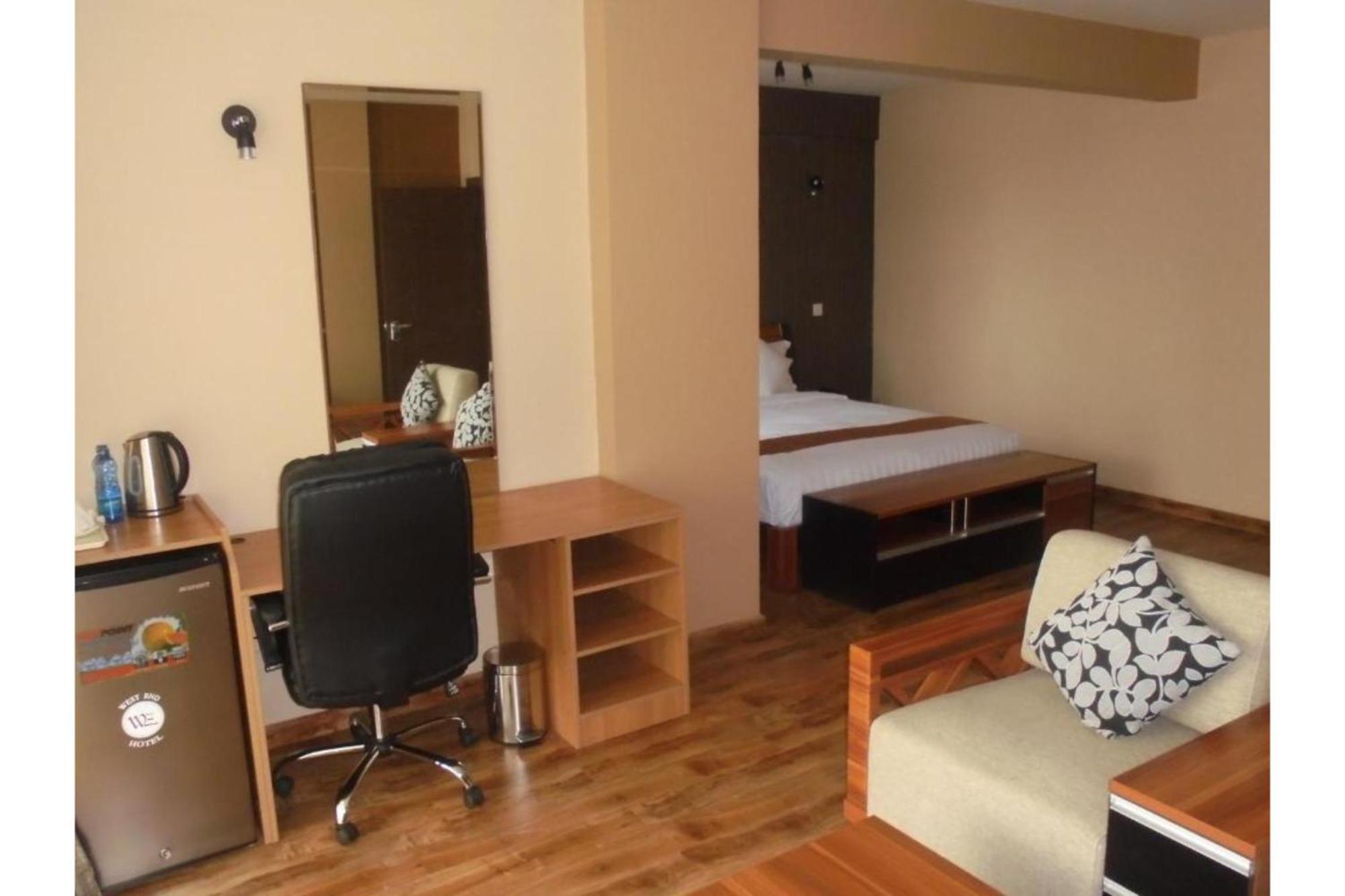 We Hotel & Suites Nairobi Exterior photo