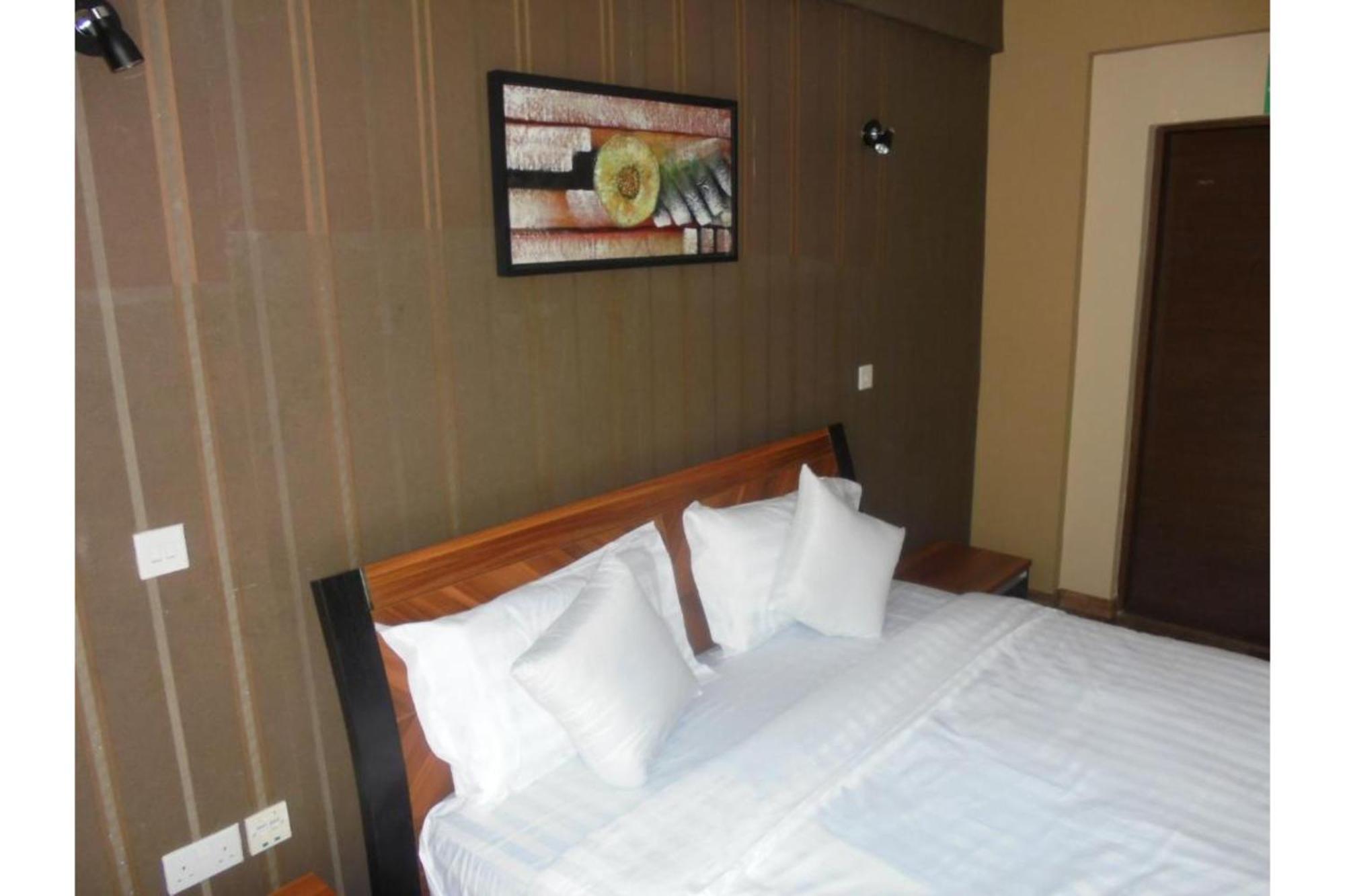 We Hotel & Suites Nairobi Exterior photo