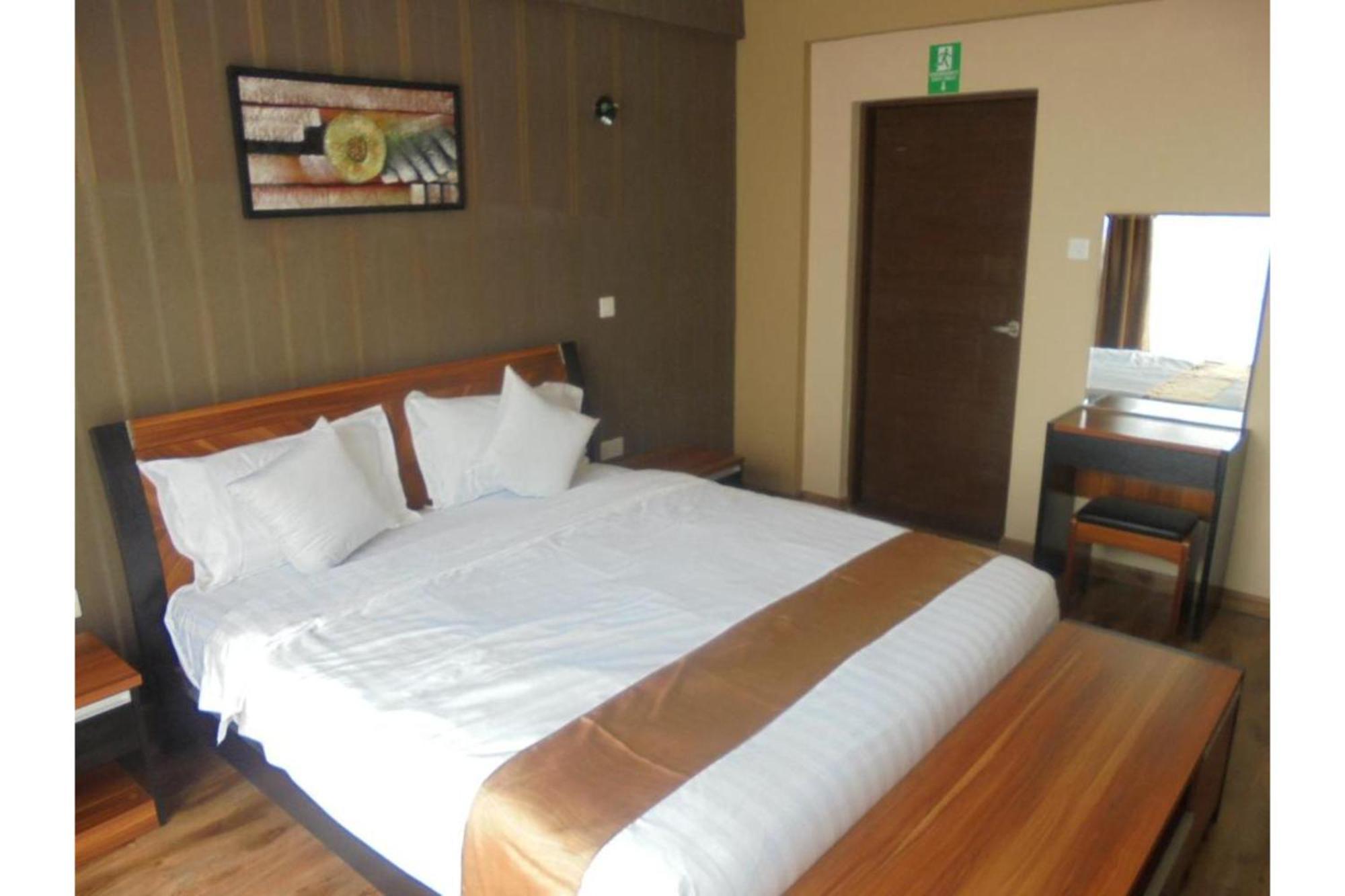 We Hotel & Suites Nairobi Exterior photo